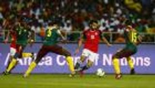 كأس أمم أفريقيا.. حكم مباراة مصر والكاميرون يشعل صراعا داخل "الكاف"