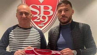 يوسف بلايلي لاعب بريست الفرنسي