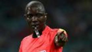 بكاري جاساما.. 5 مشاهد لا ينساها المصريون لحكم مباراة الكاميرون