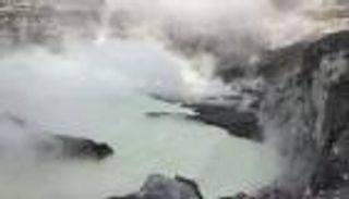 بحيرة بركانية على الأرض تكتب "تاريخ المريخ"