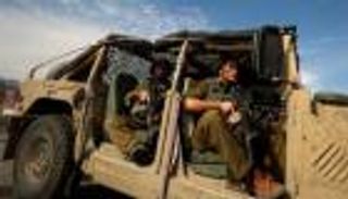 الجيش الإسرائيلي يقصي ضابطين على خلفية مقتل مسن فلسطيني