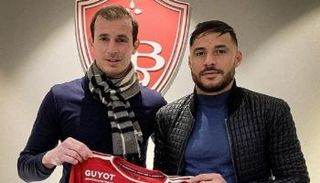 يوسف بلايلي لاعب استاد بريست الجديد