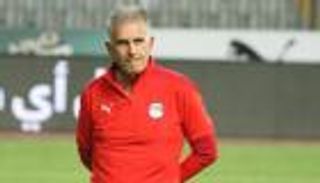 كأس أمم أفريقيا.. الكاف يغرم منتخب مصر بسبب كيروش