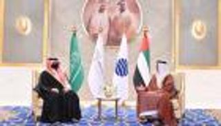 سيف بن زايد يلتقي وزير الداخلية السعودي في إكسبو 2020 دبي