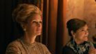 جوليا روبرتس تكشف تفاصيل فضيحة ووترجيت في Gaslit