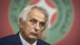 "عدواني وسينمائي".. مدرب المغرب يفتح النار على منتخب مصر