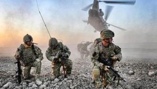 إحدى عمليات الإنزال الجوي للتحالف الدولي في سوريا - أرشيفية