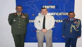 اللواء الركن صالح العامري خلال زيارة قيادة أركان القوات المسلحة الفرنسية 