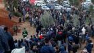 السلطات المغربية تخشى على ريان من أقدام المتجمهرين (صور)