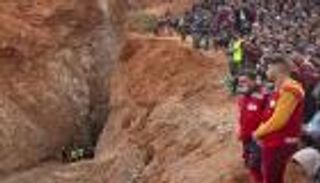 كاميرا ترصد ريان مستلقيا.. وأقل من مترين لإنقاذه (صور وفيديو) 