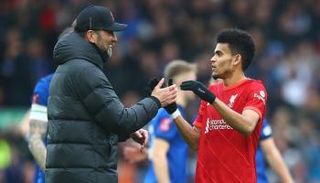 لويس دياز نجم ليفربول الجديد مع يورجن كلوب