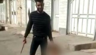 الزوج بعد قتل زوجته وفصل رأسها