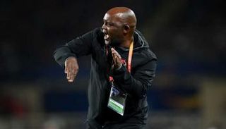 بيتسو موسيماني مدرب الأهلي المصري 