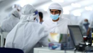 الإمارات.. الأولى عالميا في نسبة التطعيم ضد كورونا