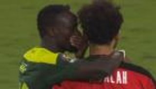 نهائي كأس أمم أفريقيا.. ماذا قال ساديو ماني لمواساة محمد صلاح؟