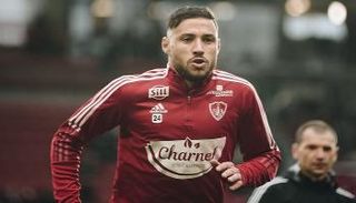 يوسف بلايلي لاعب بريست الفرنسي