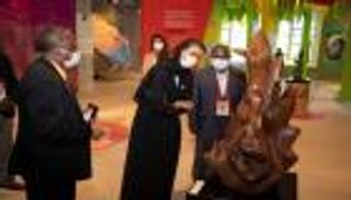 نورة الكعبي تزور جناح موزمبيق في إكسبو 2020 دبي