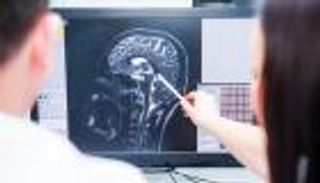 الخطر الأكبر على النساء.. إصابة واحدة بالرأس تهدد بالخرف