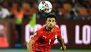 بالصور.. تريزيجيه يعود خطوة للخلف في أوروبا