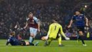 بعد 12 عاما.. بيرنلي يفك شفرة شباك مانشستر يونايتد "الضيف"