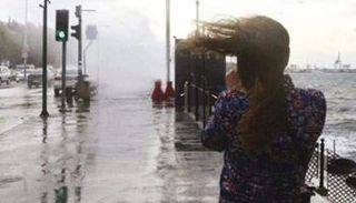 شدة العواصف في مدينة إسطنبول