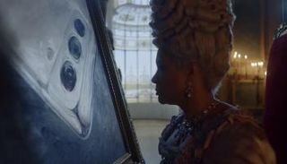 جانب من العرض غير التقليدي لهاتف سامسونج الجديد