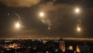 الدفاعات السورية تتصدى لأهداف معادية في وقت سابق