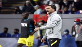 زولت لو المدرب المساعد في تشيلسي