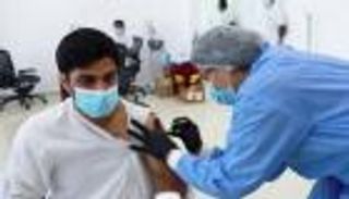 الإمارات تقدم 25.9 ألف جرعة جديدة من لقاح كورونا