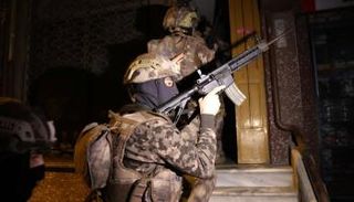 خلال مداهمة منزل القيادي الداعشي بإسطنبول