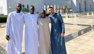 نجوم تشيلسي في مسجد الشيخ زايد