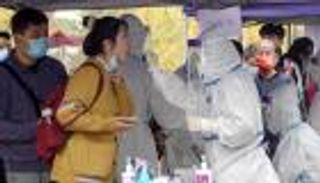 كورونا حول العالم.. تراجع بإصابات الصين وقفزة جديدة في كوريا الجنوبية