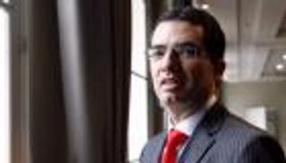 قصة غامضة.. رئيس موديرنا يحذف حسابه على تويتر ولغز حول الأسهم