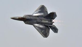 مقاتلة إف-22