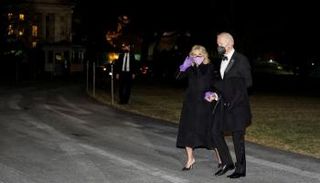 الرئيس الأمريكي جو بايدن وزوجته جيل - رويترز