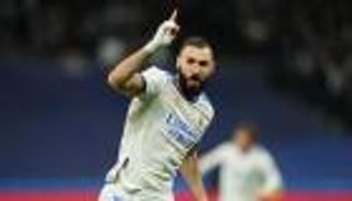 غازل مبابي وميسي.. ماذا قال بنزيما قبل مباراة سان جيرمان ضد ريال مدريد؟