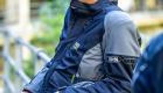 سترة ضد المطر والعرق لقائدي الدراجات النارية.. كم سعرها؟