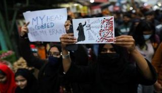 جانب من احتجاجات حظر الحجاب في الهند