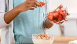 التغذية السليمة أثناء علاج السرطان.. تخلّى عن نظام الـ3 وجبات