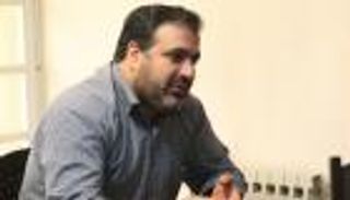 تغريدة ضد حرس إيران تقود صحفيا إلى السجن