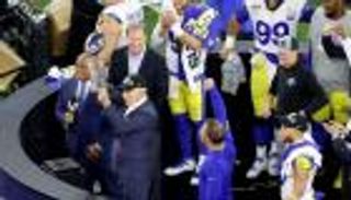 لعب ورقص وغناء.. 40 صورة تلخص Super Bowl 2022
