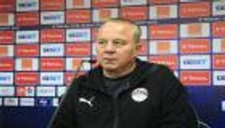 رحل قبل أن يبدأ.. إقالة مدرب مواهب مصر تثير الجدل