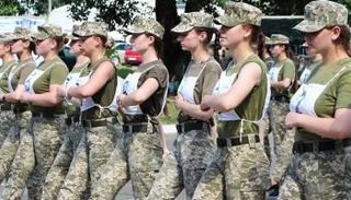 مقاتلات بالجيش الأوكراني