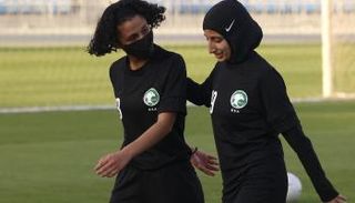 أول ظهور للمنتخب السعودي للسيدات