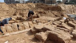 اكتشاف مقبرة رومانية عمرها 2000 عام في غزة