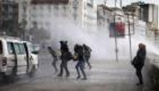 بدء موجة التقلبات الجوية في مصر.. أمطار وسيول تهدد هذه المناطق