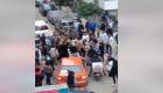 زفاف يتحوّل لمشاجرة بمصر.. عريس يُشبع عروسه ضرباً أمام المارة (فيديو)