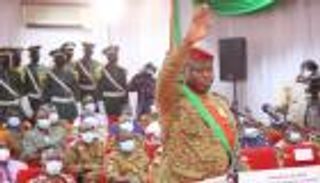 عسكر بوركينا فاسو يخسرون 160 مليون دولار بجرة قلم