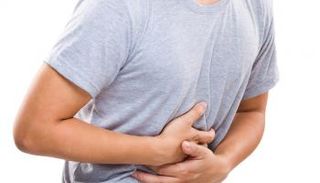 آلام البطن أحد أعراض فرط النمو البكتيري في الأمعاء الدقيقة