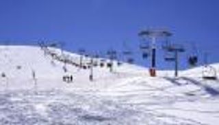 عنصرية الدولار في لبنان.. رياضة التزلج للأثرياء فقط (صور)